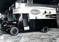 BEDFORD DELIVERY VAN 'MAYNARDS