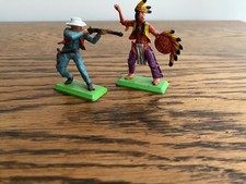 BRITAINS PAINTED PLASTIC LEAD