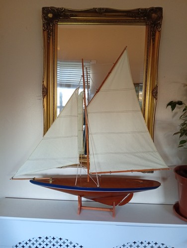 Vintage model pond - vintage,