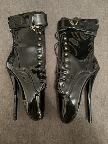 Predicament heels size - predicament,