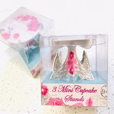 3 Mini Elegant Rose Cupcake