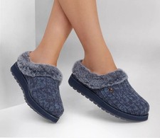 New In Box Skechers Womens