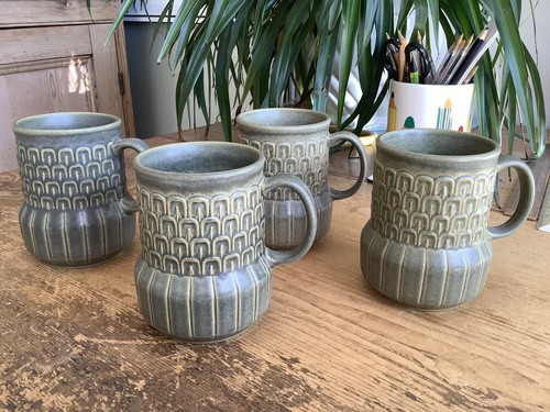 Wedgwood cambrian mugs - 4,