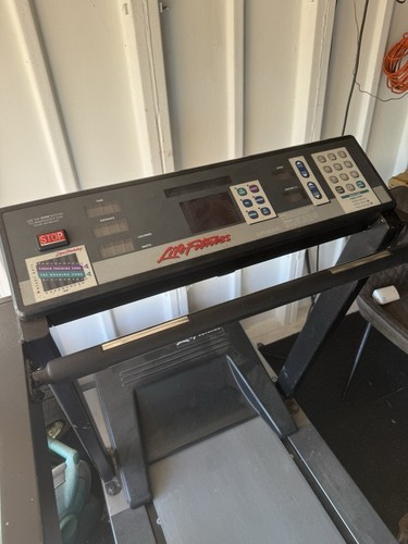 Life fitness treadmill - fitness, 9100hr