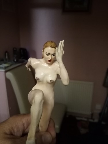 Figurine nude female - of,