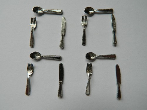 12th scale dolls - scale,