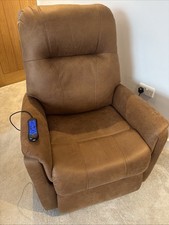 HSL Riser Recliner Chair
