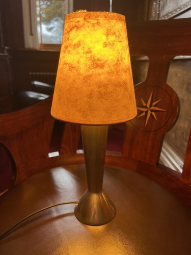 Heals light table - table, in