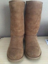?? Chestnut UGGS Classic Size 4 1/2  ??