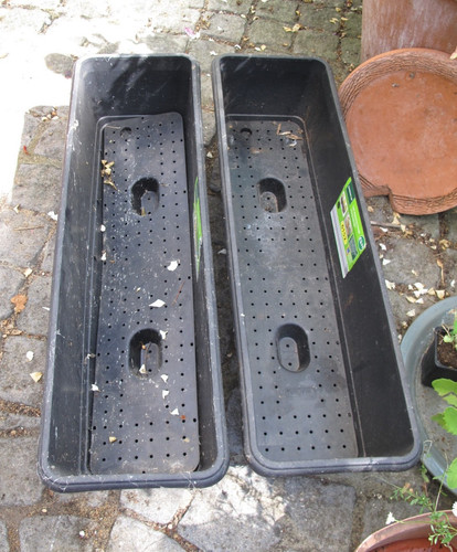 Long black plastic window - long,