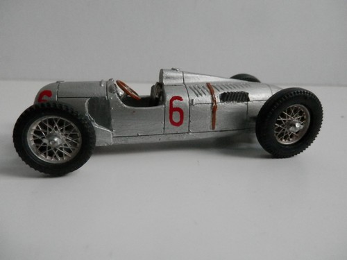 Scale white metal model - metal,