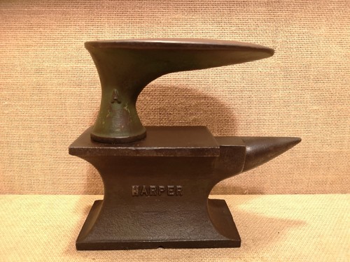 Vintage blacksmiths anvil - blacksmiths,