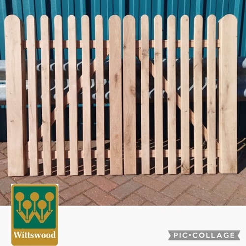 Solid oak pair picket - solid,