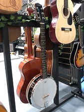 Gear for music 6 string closed