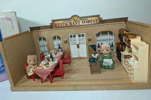 Sylvanian families forest - families,