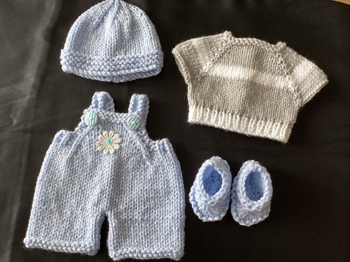 Hand knitted dolls clothes - hand, to