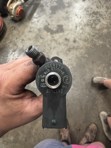 Diesel fuel injector for volvo - fuel,