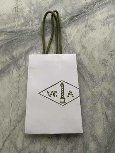 Empty van cleef gift - van, brand