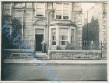 Female Guest at Boarding House Unknown location  Edwardian Photo 4 x 3 inch