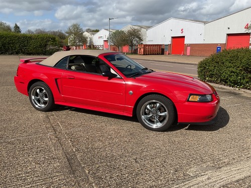 2004 ford mustang - ford,