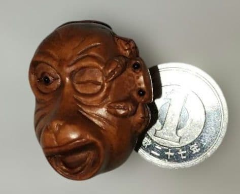 Japanese wooden netsuke huang - netsuke,