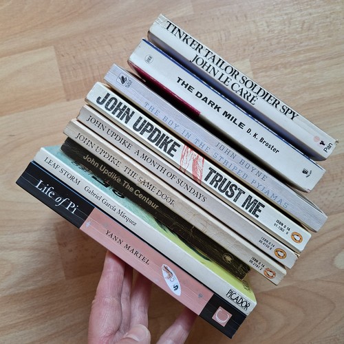 Job lot vintage paperback - 9,