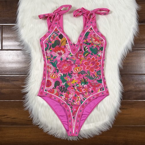 Beach riot women - beach,