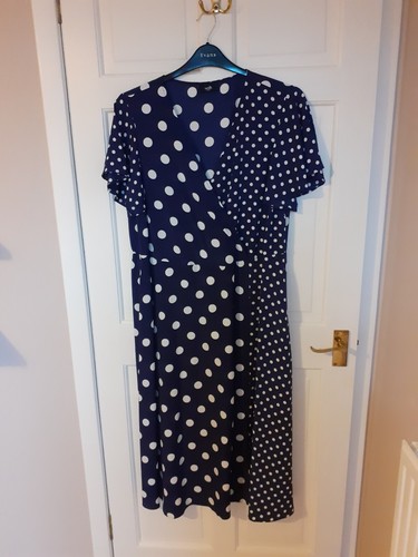 Wallis dress size - , 20