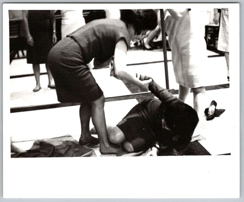 Vtg snapshot woman - snapshot, helping