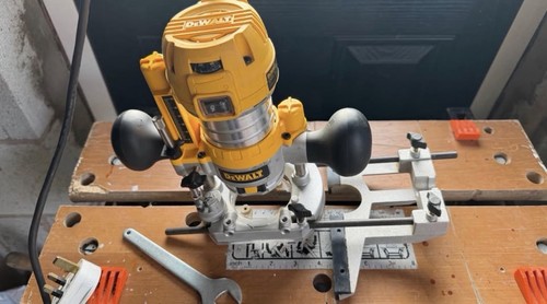 Dewalt d26204 240v plunge - d26204,