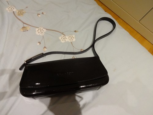 Ladies black vernis handbag - vernis,