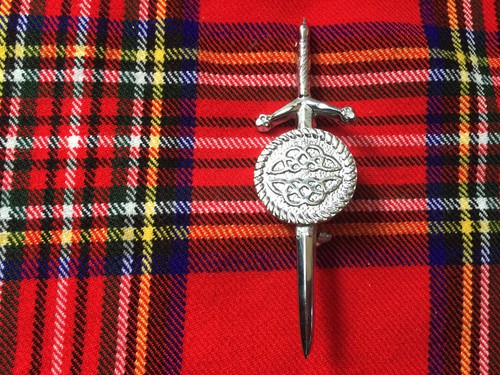 Scottish kilt pin - pin, thistle