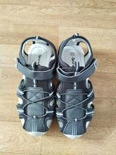 Boys Closed Toe Sandals Size EU 37