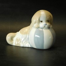 MIQUEL REQUENA FIGUIRNE PUPPY DOG WITH BALL - LLADRO STYLE - MADE IN SPAIN