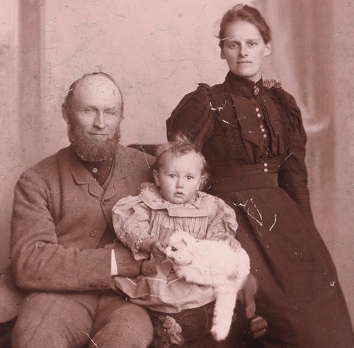 Victorian cabinet card photo - cabinet,