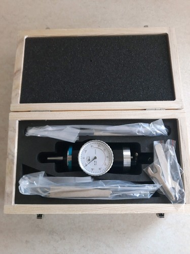 Dial centre finder axial - centre, co-axial