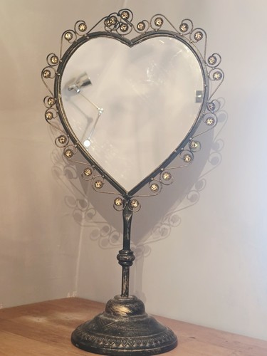 Vanity mirror with stand heart - vanity,