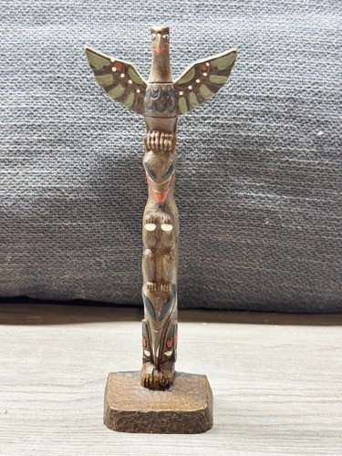 Vintage resin totem - totem, pole