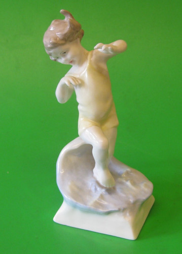 Royal worcester small figure - royal,