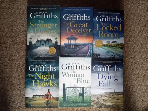 Elly griffith book bundle 6 - elly, bundle,