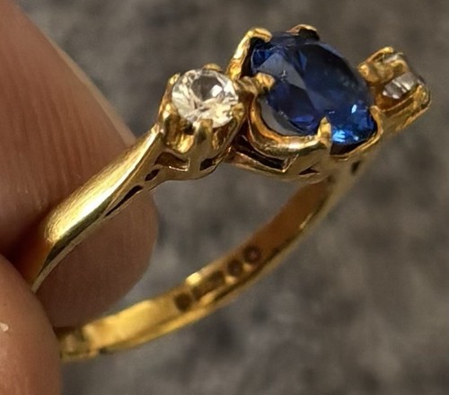 Gold ring with - gold, sapphire