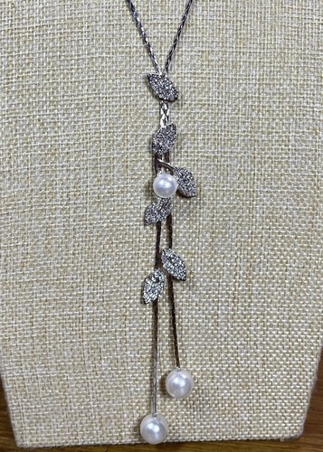 Faux pearl floral lariat - floral, style