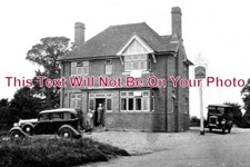 LO 4625 - Sandon Pub Near
