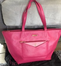 VICTORIA’S SECRET BRIGHT FUCHSIA PINK HANDBAG NEW