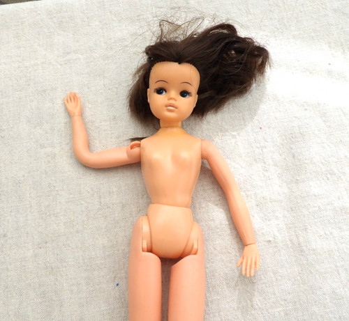 Sindy 1982 active sad face - sindy,
