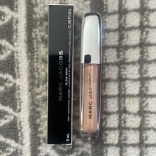 Marc Jacobs Glow Away Dewy