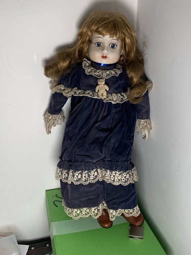 Chin antique vintage doll - ta,