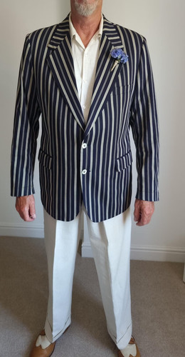 Vintage style boating club