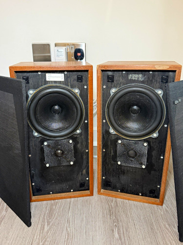 Bowers wilkins - b&w,