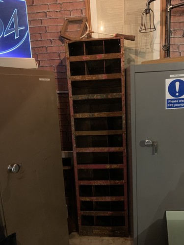 Metal pigeon hole - metal,